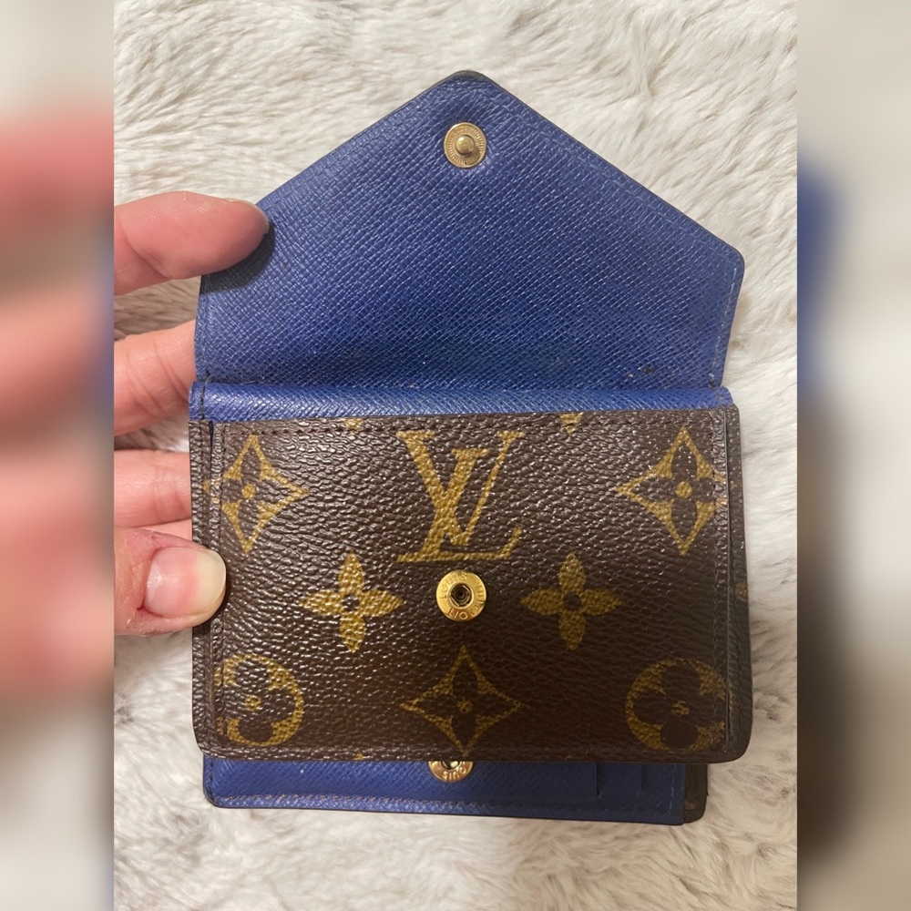 AUTHENTIC * 2011 Monogram Pattern Marie Lou Compact Wallet